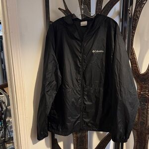Mens XL Columbia Black ultralight Windbreaker Jacket windshirt